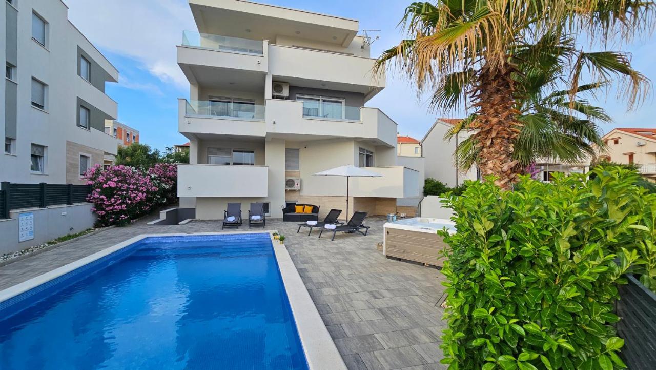 Apartments Pool Villa Aldura Novalja Eksteriør bilde