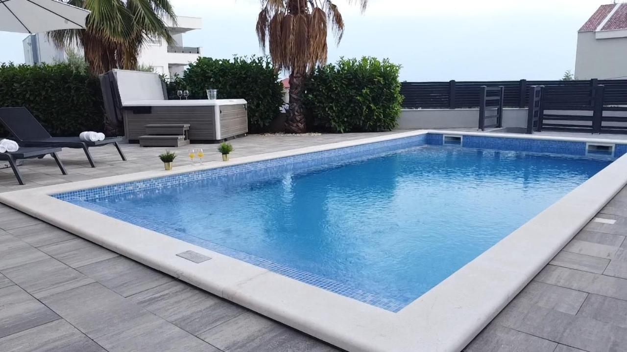 Apartments Pool Villa Aldura Novalja Eksteriør bilde