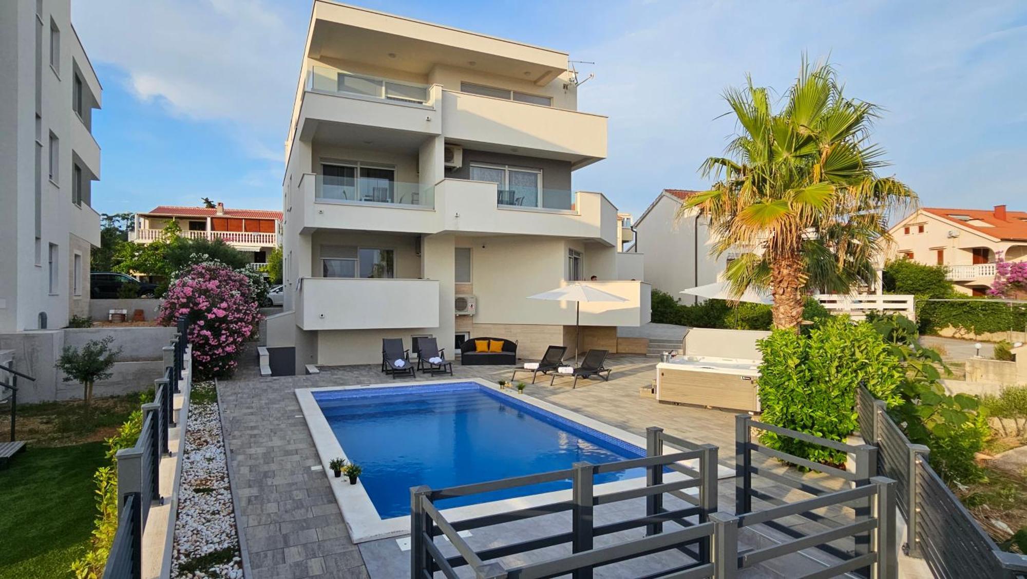 Apartments Pool Villa Aldura Novalja Eksteriør bilde