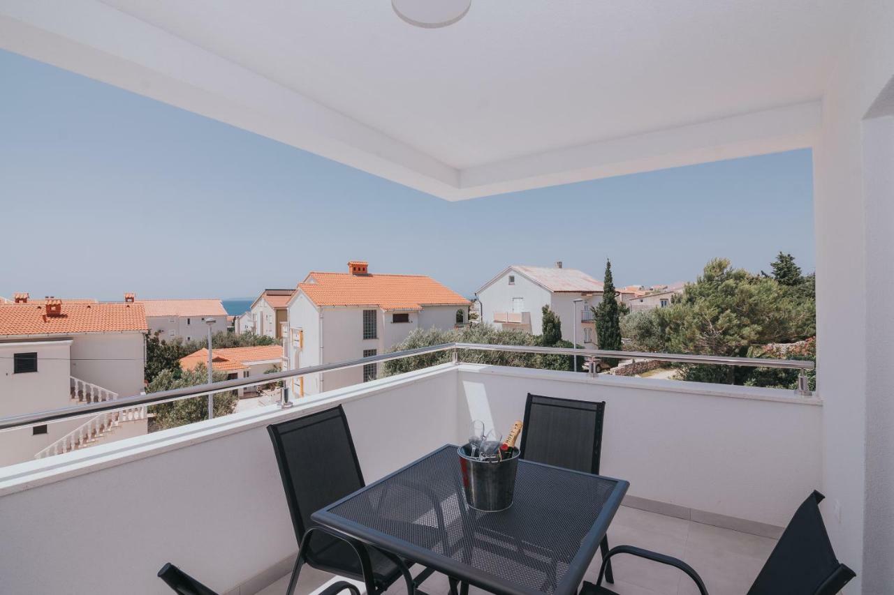 Apartments Pool Villa Aldura Novalja Eksteriør bilde